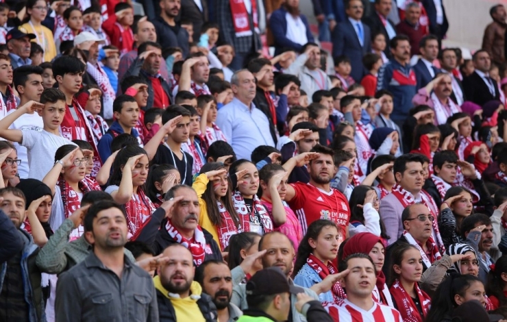 Süper Lig: Dg Sivasspor: 0 - Antalyaspor: 0 (İlk Yarı)