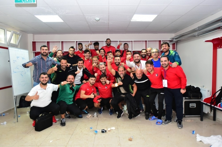 Uşakspor’da Teknik Direktör Tolga Doğantez İstifa Etti