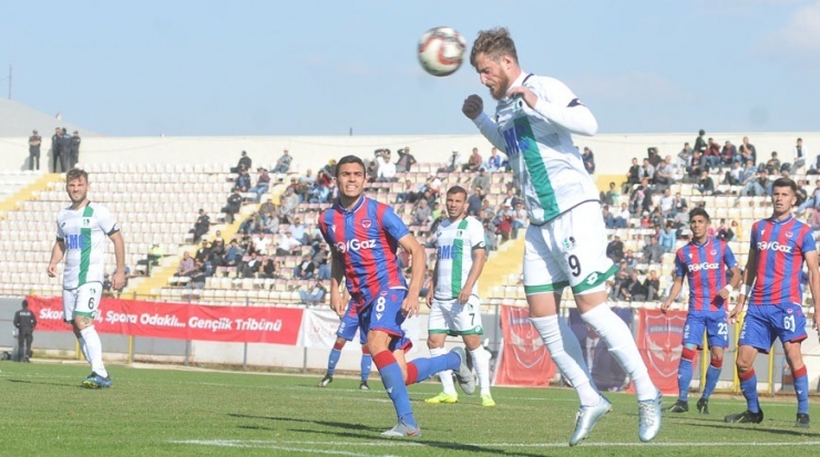 Tff 2. Lig: Niğde Anadolu Fk: 1 - Sakaryaspor: 2