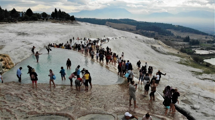 ‘Beyaz Cennet’ Pamukkale’nin Eşsiz Güzelliği Havadan Görüntülendi