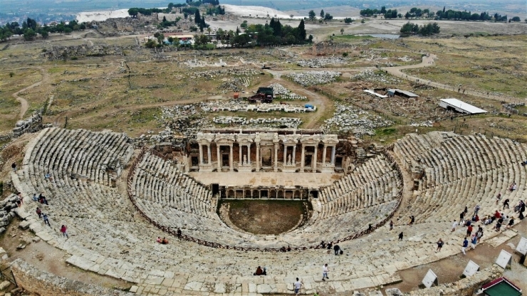 ‘Beyaz Cennet’ Pamukkale’nin Eşsiz Güzelliği Havadan Görüntülendi