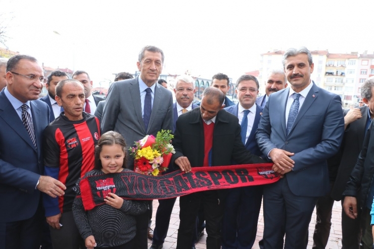 Bakan Selçuk: "Hep Birlikte Ne Tür Tedbirler Almamız Gerektiği Konusunda İstişarelerde Bulunuyoruz"