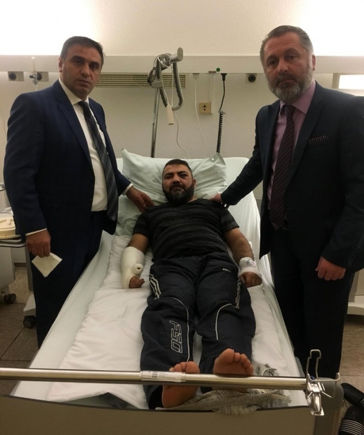 Alman Polisi Öldüresiye Darp Ettikleri Türkü Sokağa Bıraktı