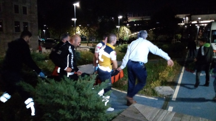 Haliç’e Düşen Yabancı Uyruklu Şahıs Hastaneye Kaldırıldı