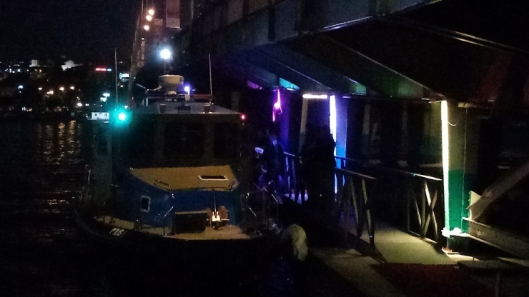 Haliç’e Düşen Yabancı Uyruklu Şahıs Hastaneye Kaldırıldı