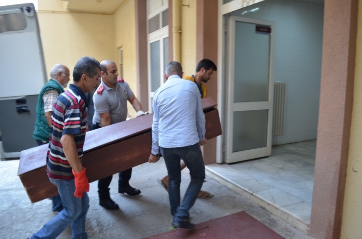 Boşanma Aşamasındaki Eşini Sonra Kendini Vurdu