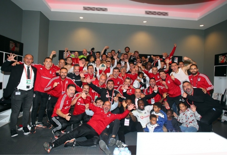 Beşiktaş’tan Galibiyet Pozu