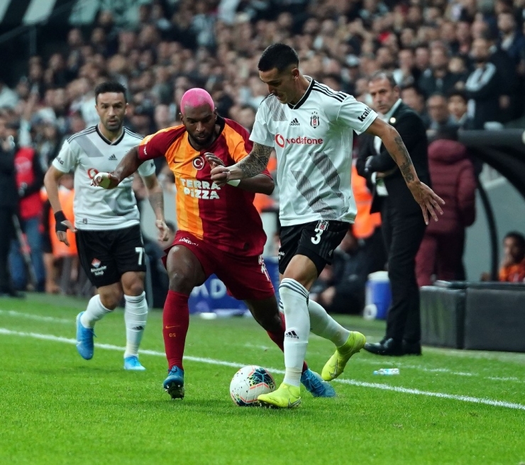 Ryan Babel Islıklandı