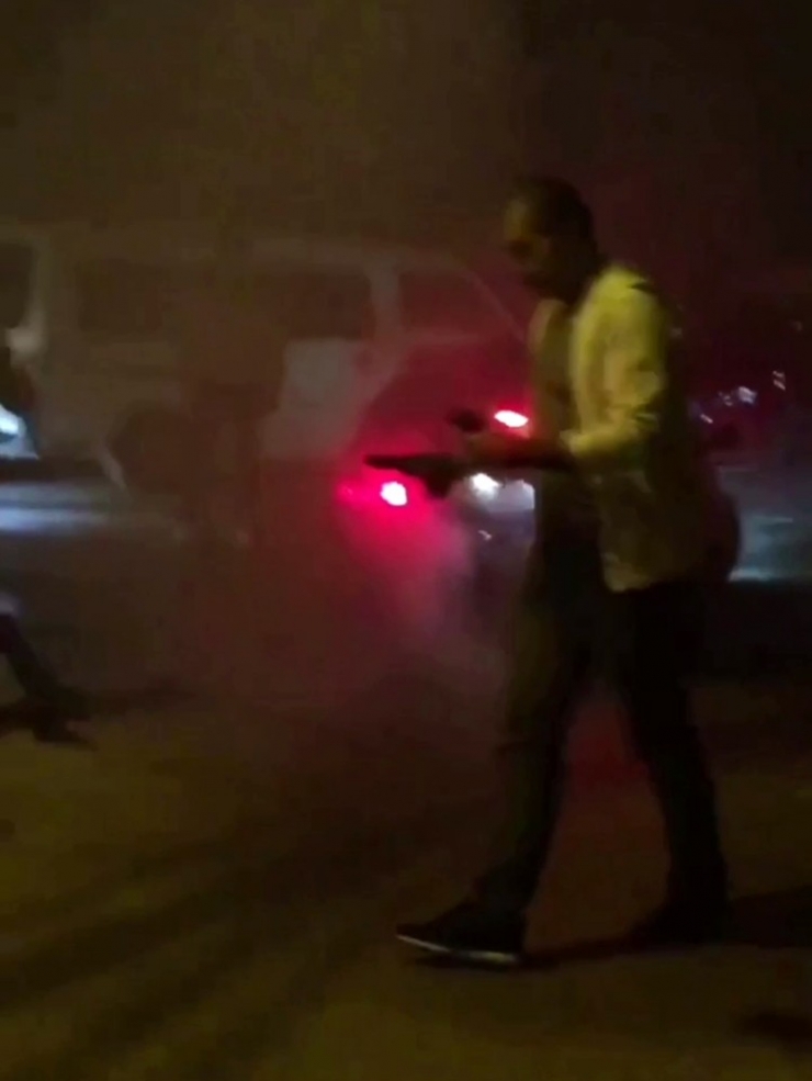 İstanbul’da Asker Eğlencelerinde Magandalar Trafikte Havaya Ateş Açtı