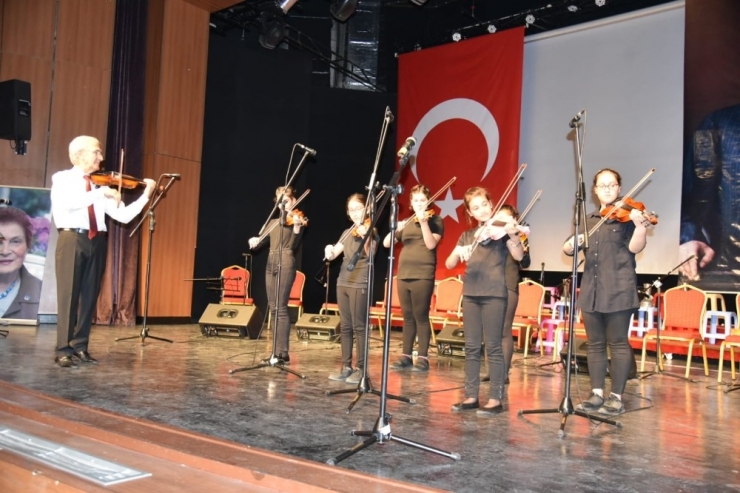 İzmitli Çocuklardan Cumhuriyet Konseri