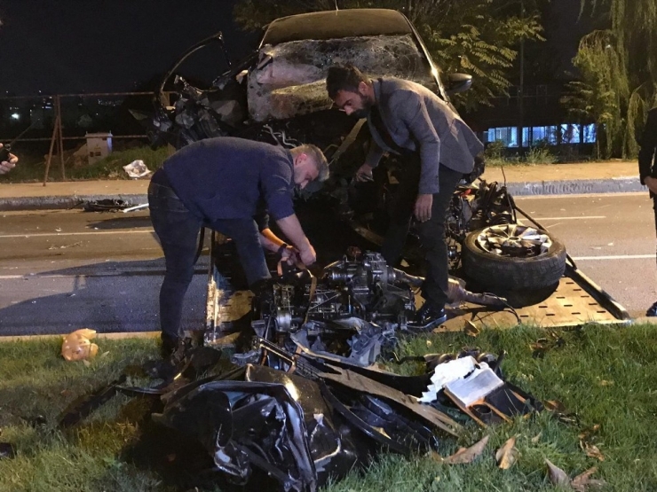 Kartal Sahil Yolunda Makas Atan Sürücü Refüje Çıktı