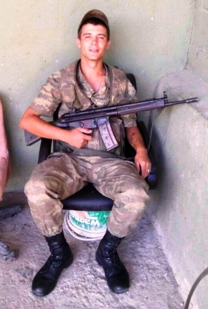 İzmir’de Otomobille Motosiklet Çarpıştı: 1 Ölü, 1 Yaralı