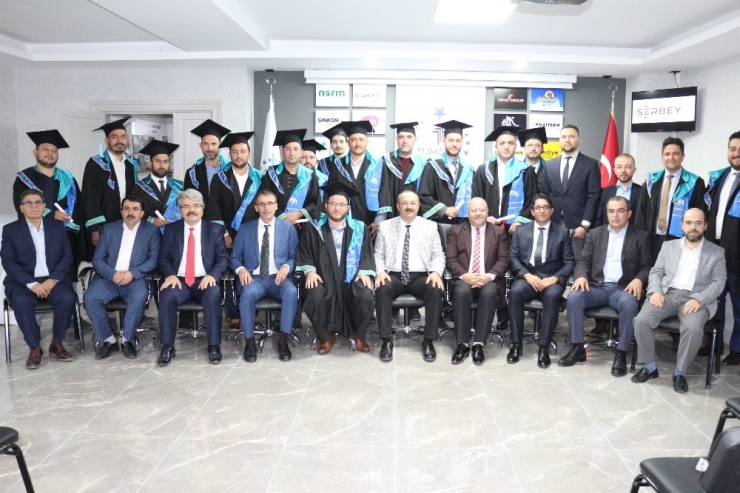 Tümsiad Konya Şubesinde Diploma Heyecanı