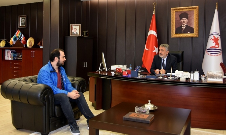 Rektör Bilgiç’ten 2019 Dus Birincisine Tebrik