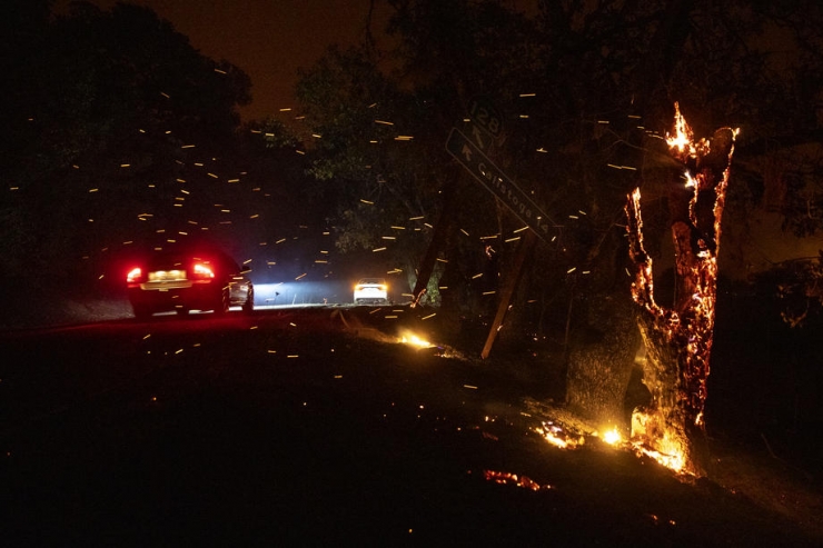 California’da Orman Yangınları Kontrol Altına Alınamıyor