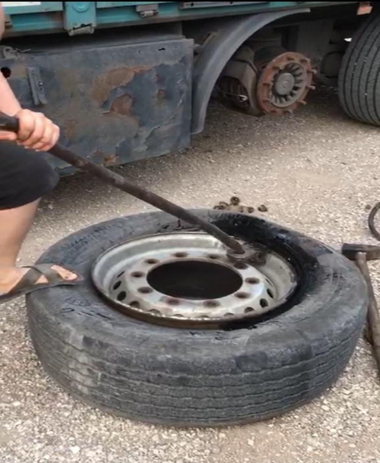Kaçakçıların Zulası Polisi Bile Şaşkına Çevirdi