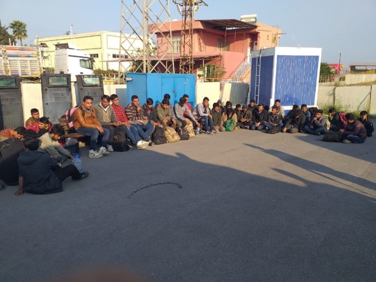 81 Kaçak Göçmene 290 Bin Lira Para Cezası