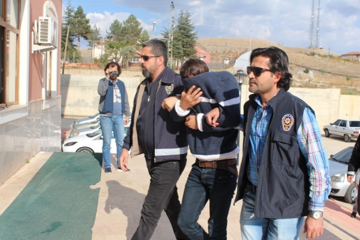 Maskeli Bıçaklı Gasp Kamerada