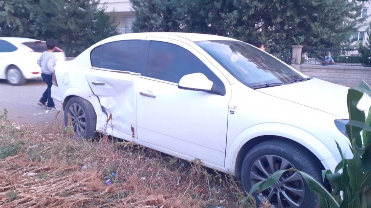 Adıyaman’da İki Otomobil Çarpıştı: 2 Yaralı