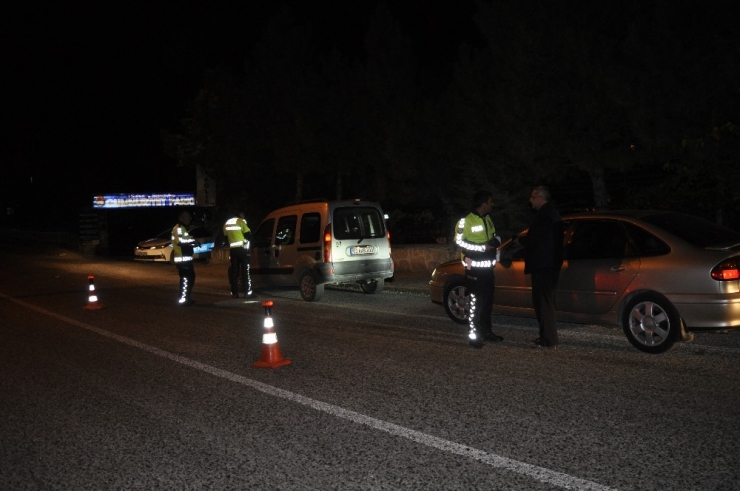 Şuhut’ta Sürücülere Alkol Kontrolü