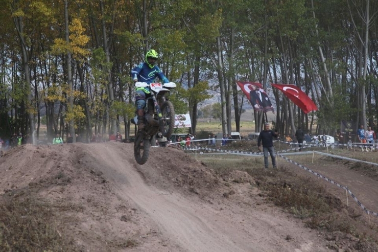 3. Gümüşhacıköy Süper Enduro Yarışları Yapıldı