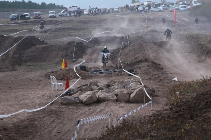 3. Gümüşhacıköy Süper Enduro Yarışları Yapıldı