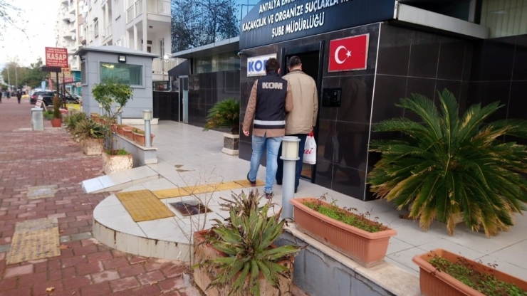 Antalya’da Fetö Operasyonlarında 60 Kişi Gözaltına Alındı