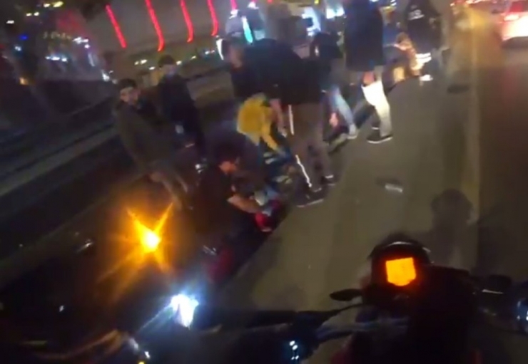 Beylikdüzü’nde İki Aracın Karıştığı Kazada 3 Kişi Yaralandı