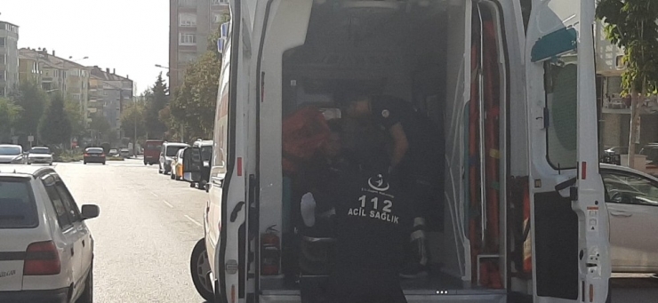 Ticari Araç İle Motosiklet Çarpıştı: 1 Yaralı