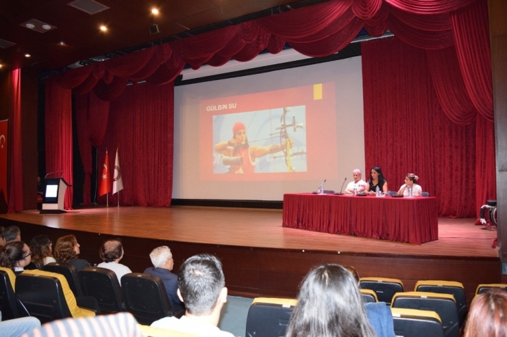 Hatay’da "Zoru Başaranlar Kariyer Günleri" Düzenlendi