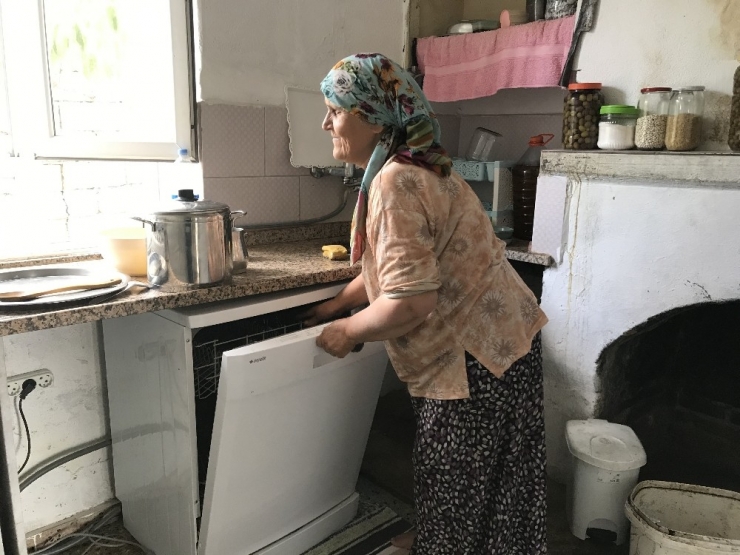 Görme Engelli Havva Teyzenin Kur’an-ı Kerim Aşkı