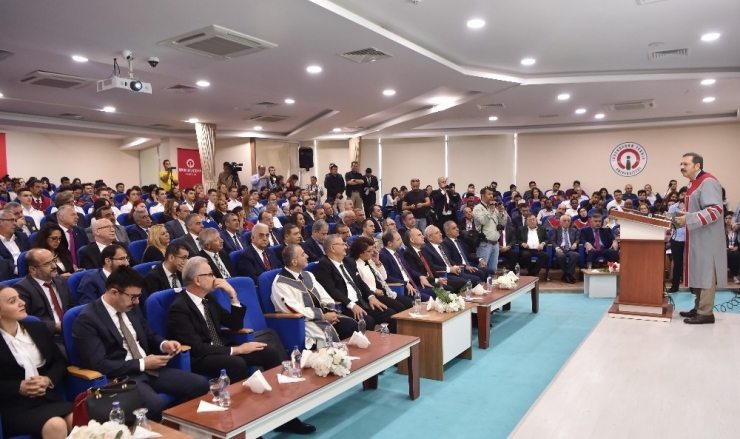 İskenderun Teknik Üniversitesi’nden, Tobb Başkanı Hisarcıklıoğlu’na Fahri Doktora