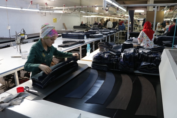 Kahramanmaraş’tan Kanada’ya Takım Elbise