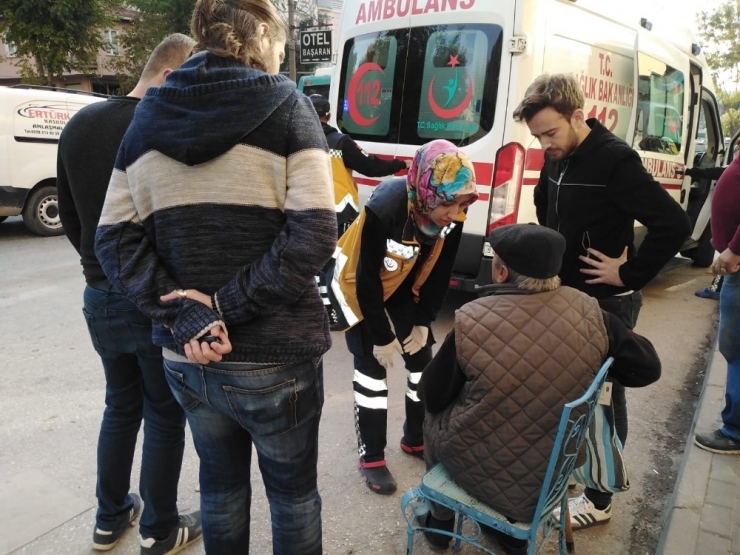 Kamyonet Yayaya Çarptı, 1 Yaralı