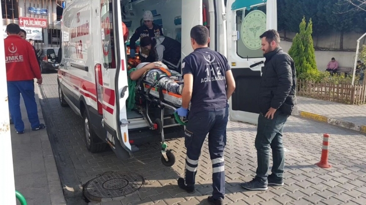 İskelede Dengesini Kaybeden İşçi Düşerek Yaralandı