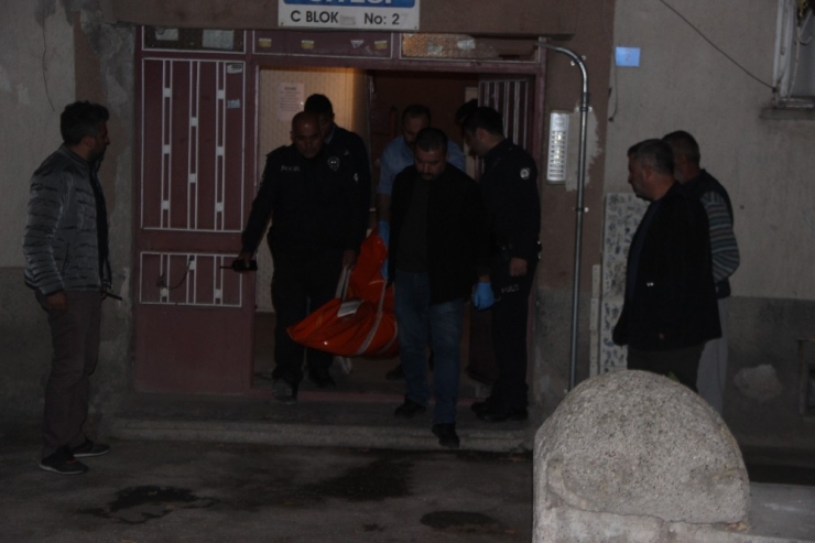 2 Çocuk Annesi Kadın Çocuğunun Gözleri Önünde Öldürüldü