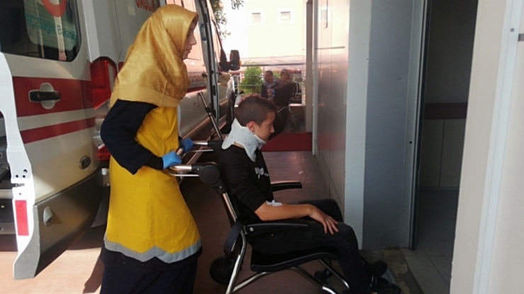 Kocaeli’de Traktör Devrildi: 1’i Ağır 2 Yaralı