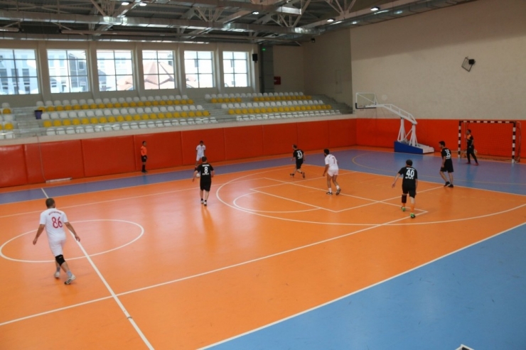 Kütahya’da Öğretmenler Arası Voleybol Ve Futsal Müsabakaları Sona Erdi