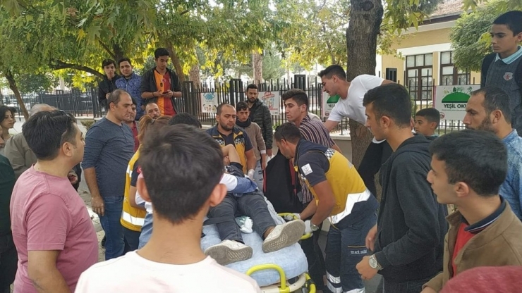 Lise Öğrencisi Bıçaklandı