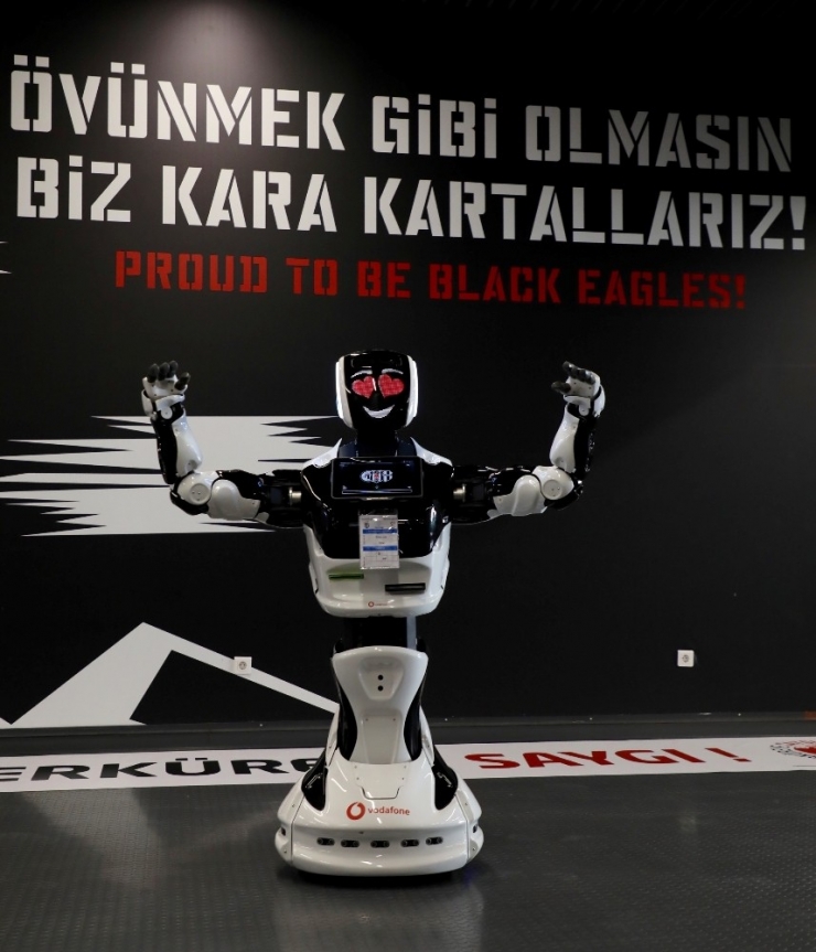 Robot Veysi, Derbiyi İzledi