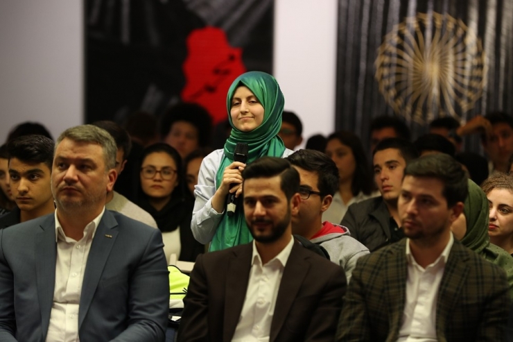 Başkan Yüce Gençlerle Bir Araya Geldi