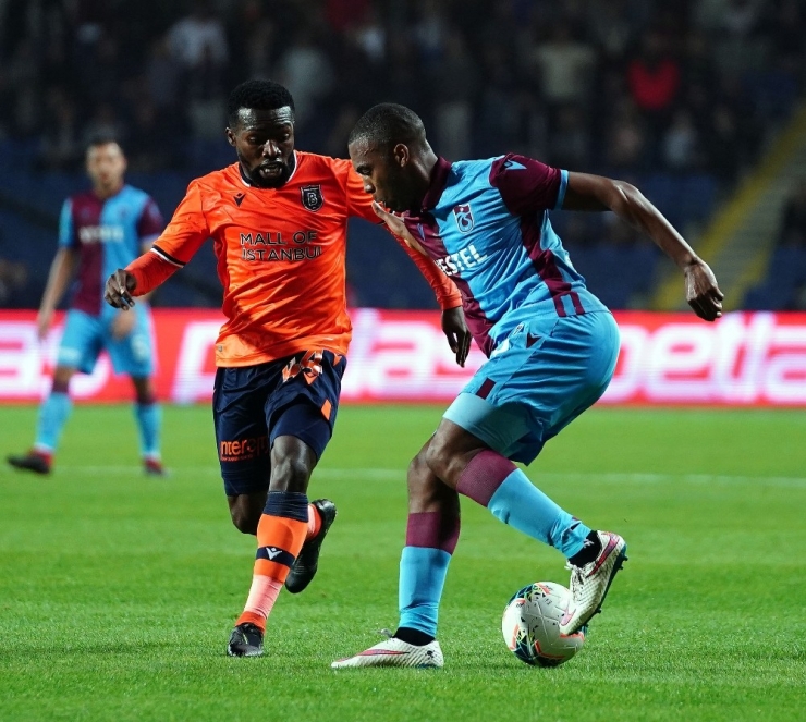 Süper Lig: Medipol Başakşehir: 0 - Trabzonspor: 0 (İlk Yarı)