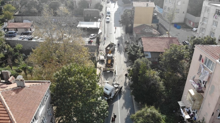 Freni Boşalan Kereste Yüklü Tır Yokuş Aşağı Sürüklendi