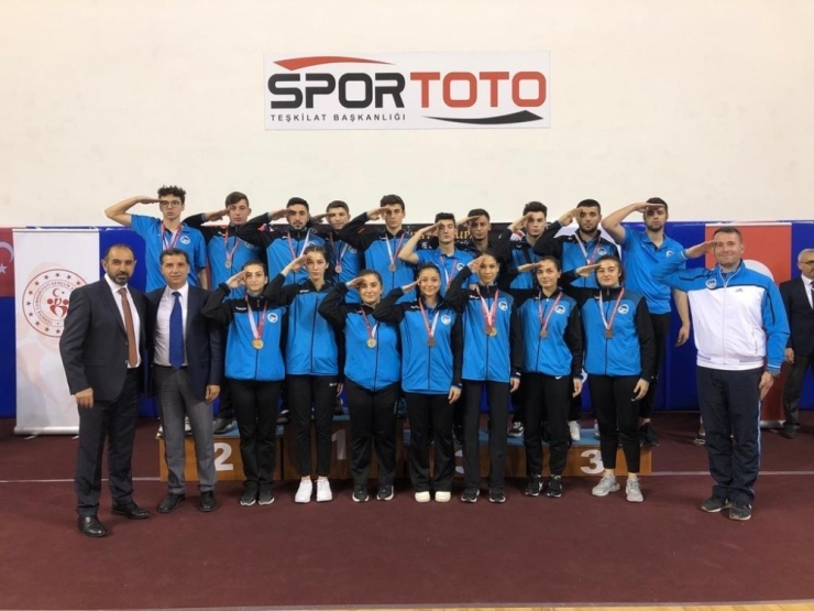 Sakarya Büyükşehirli Karatecilerden 14 Madalya