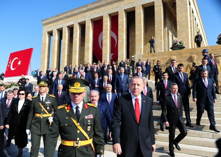 Cumhurbaşkanı Erdoğan Ve Beraberindeki Devlet Erkanı Anıtkabir’de