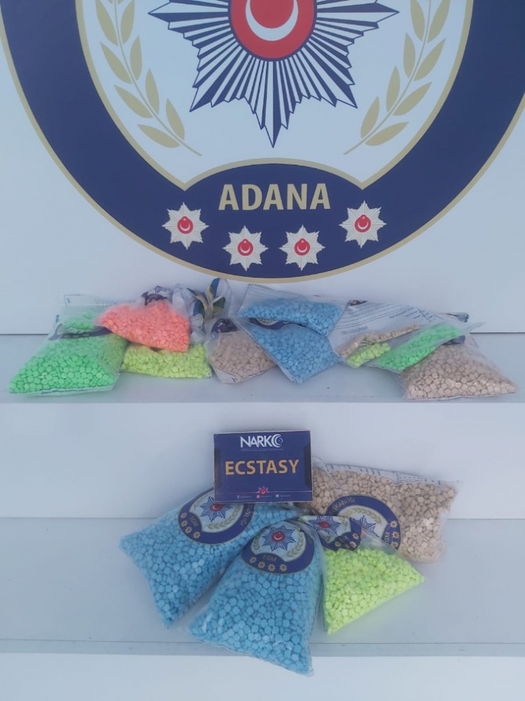 Uyuşturucu Hapla Yakalandılar Birbirlerini Suçladılar