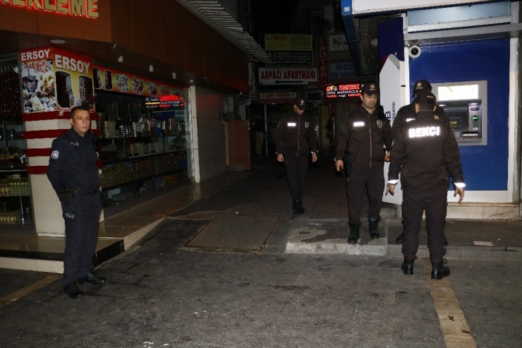 Tartıştığı Üvey Babasını Sokak Ortasında Pompalı Tüfekle Vurdu