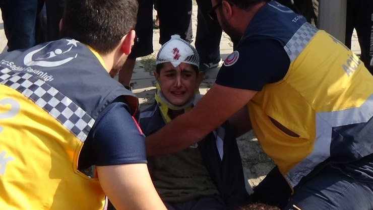 12 Yaşındaki Çocuk Kazada Yaralandı, Annesini Sayıkladı