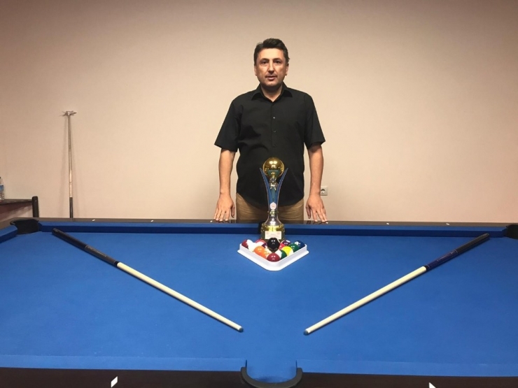 Bilardo Şampiyonu Vali Yardımcısı Cemal Demiryürek Oldu