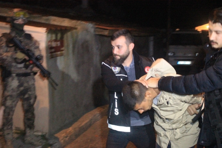 Gaziosmanpaşa’da Çok Sayıda Adrese Eş Zamanlı Uyuşturucu Operasyon